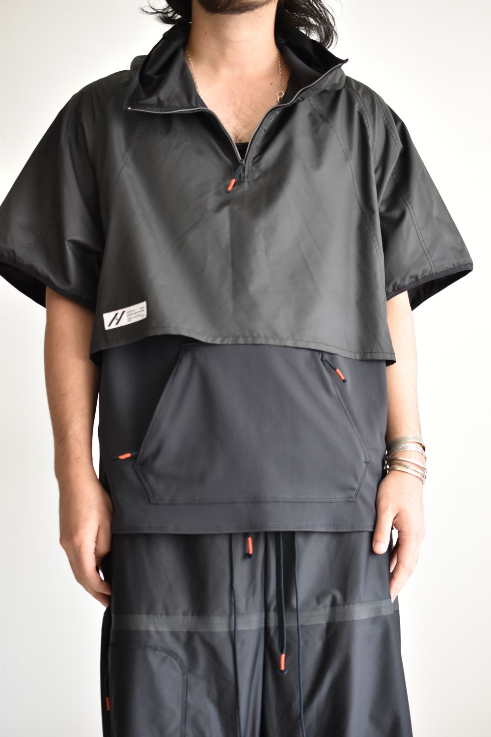 LAYERED HOODED WIDE PULL S-SLEEVE  c/#1 BLACK