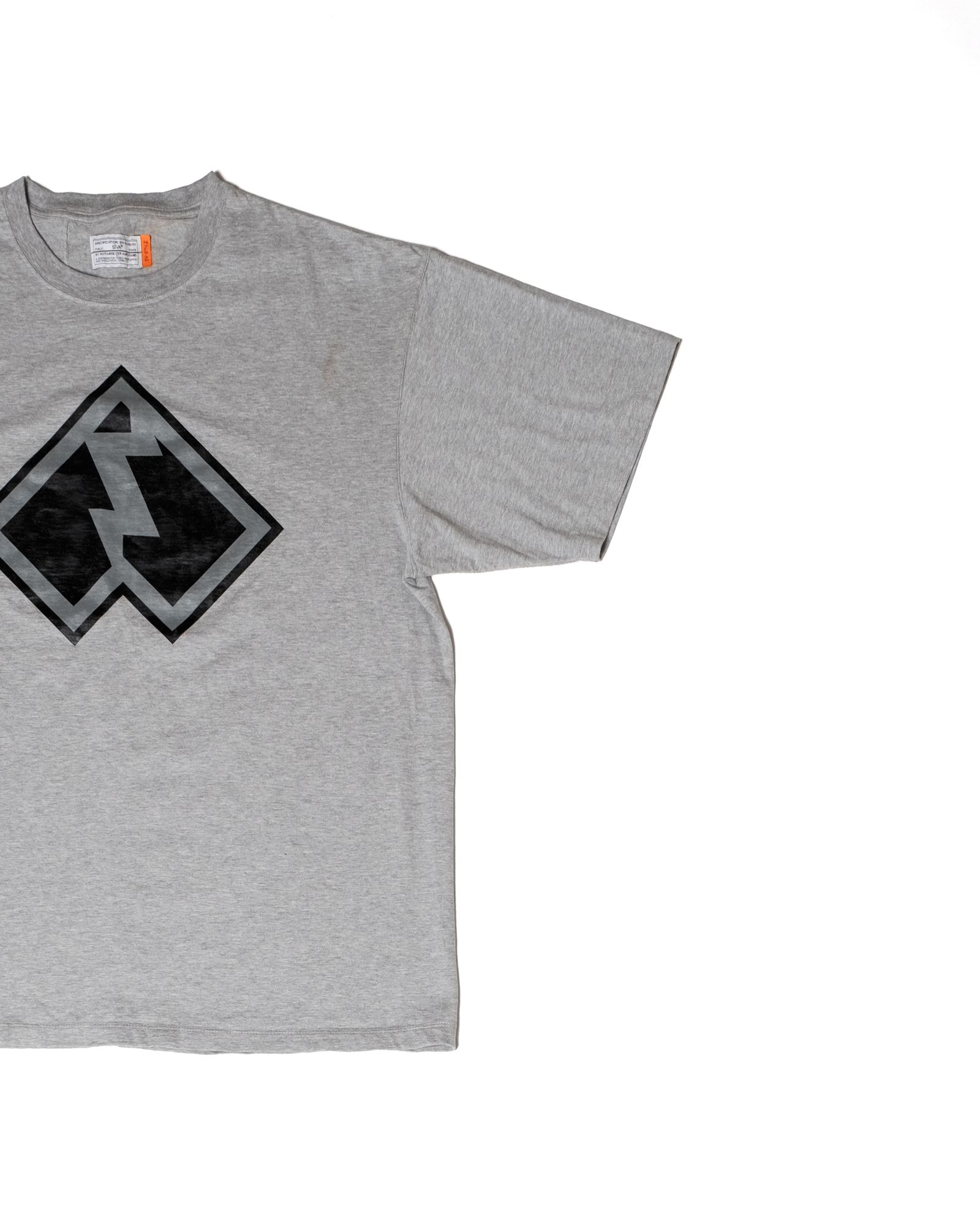 「予約商品」BACK-SEAM EMBLEM PLAIN TEE / col: HEATHER GRAY