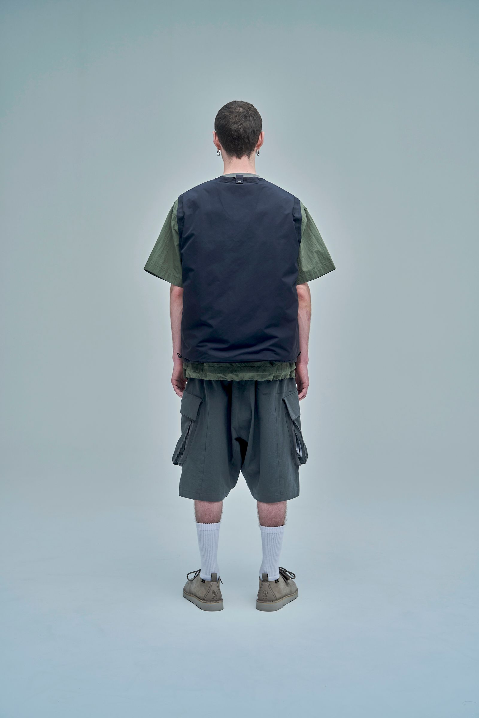 POLIQUANT - THE HIGH DENSITY S/L JUNGLE PANTS WITH DEFORMING LARGE POCKETS  / カーゴ ショーツ（GREY） | HAZE