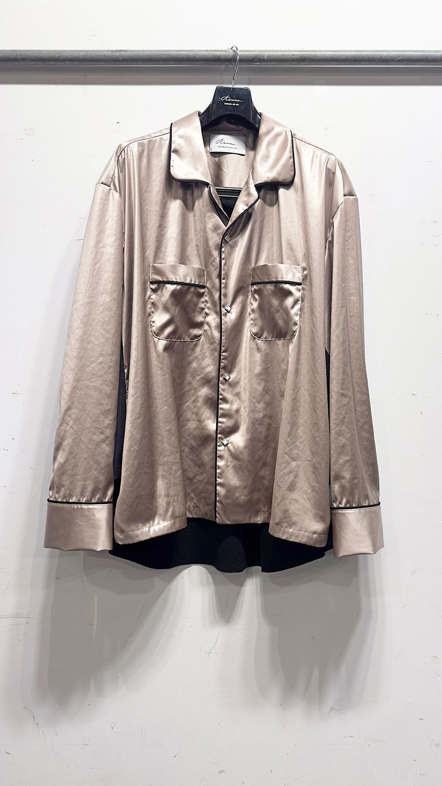CORPSE PACKED SLEEPING SHIRT / ドッキング スリーピングシャツ (Black, Greige)