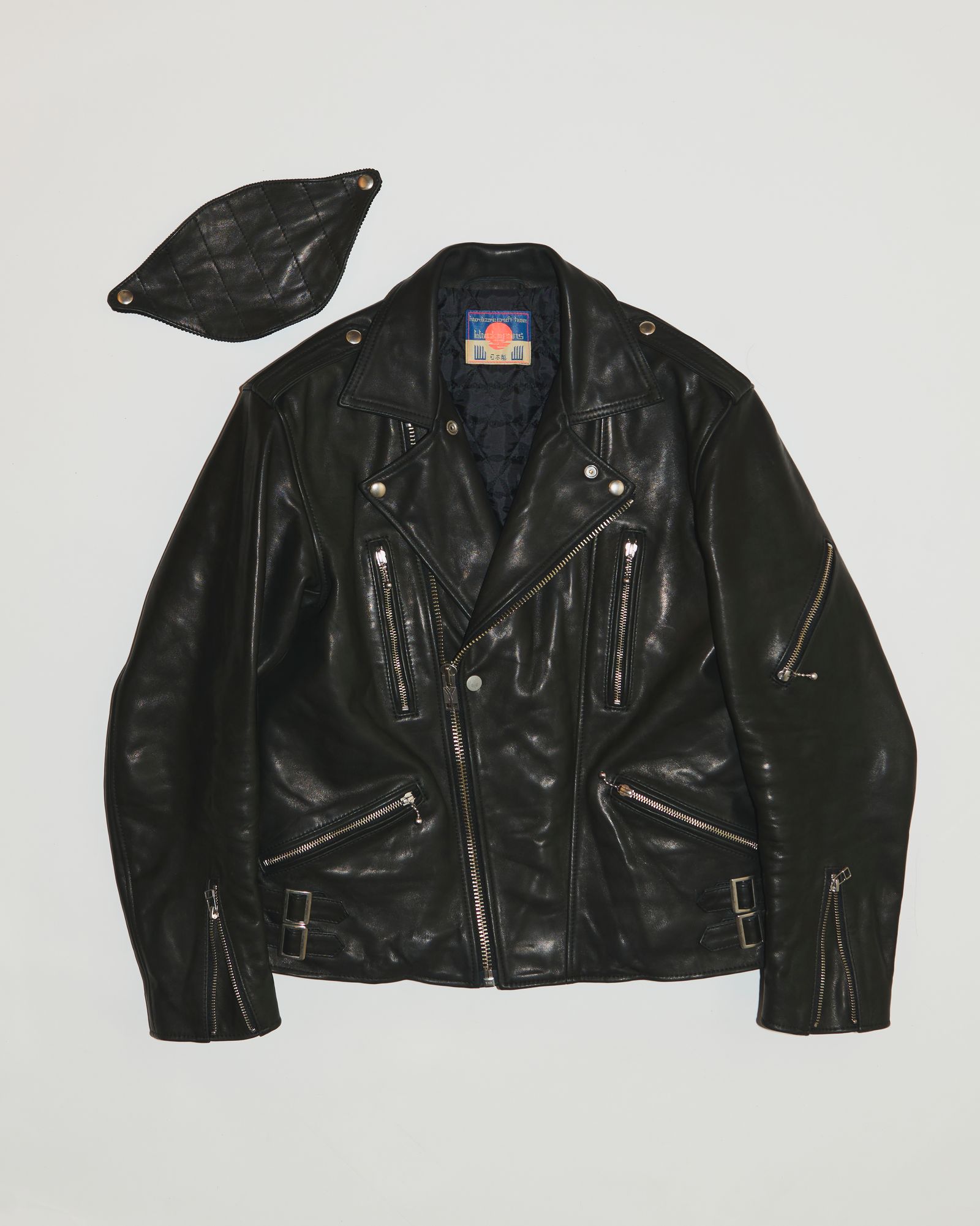 945-81GJ413-1 (BLACK)