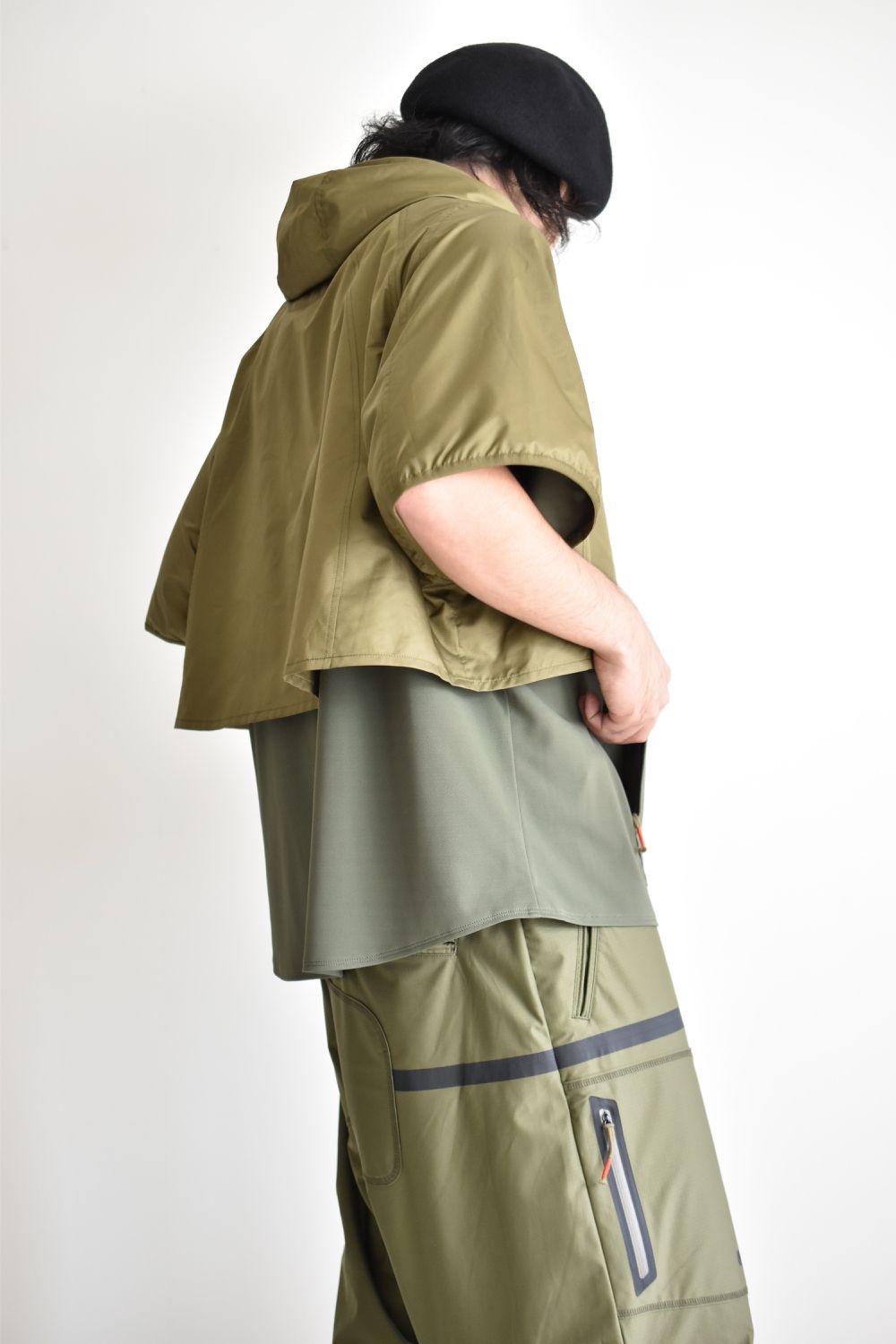 LAYERED HOODED WIDE PULL S-SLEEVE c/#2 KHAKI
