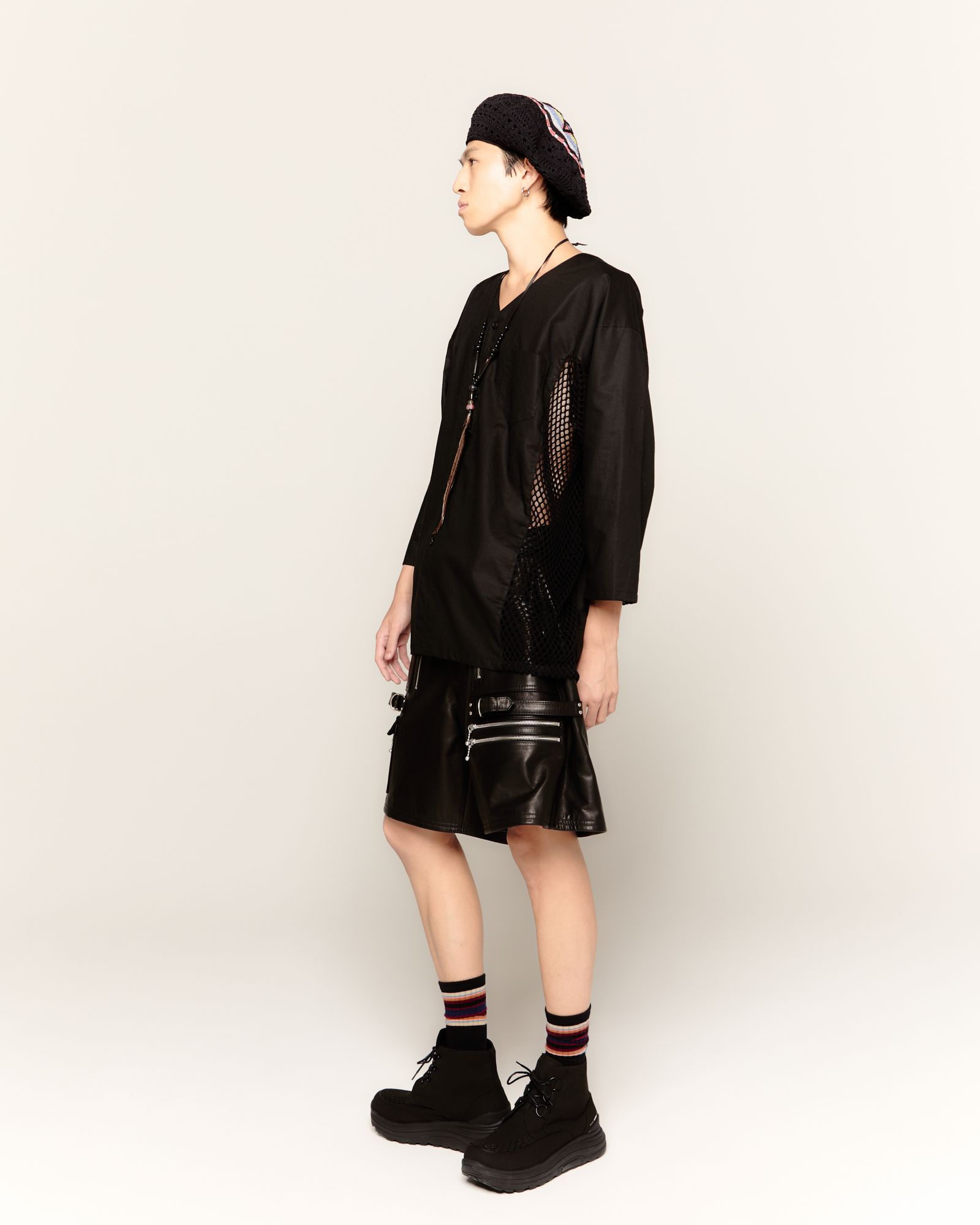 945-81GS181-1 (BLACK, WHITE)