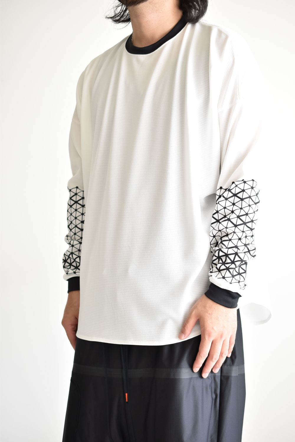 GEOMETRIC PATTERN L-SLEEVE c/#3 WHITE