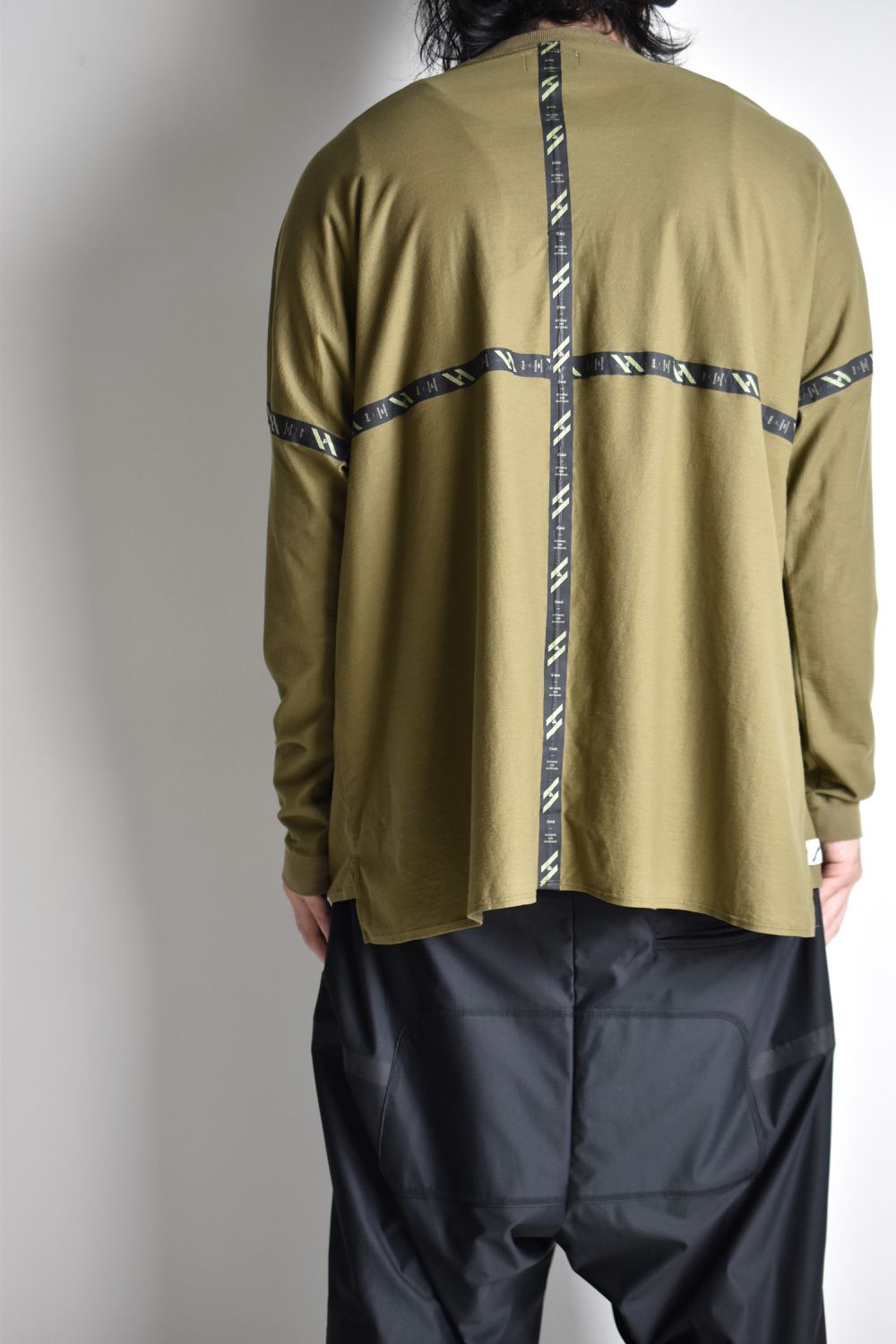 FLATSEAM LINE WIDE L-SLEEVE c/#3 SAND