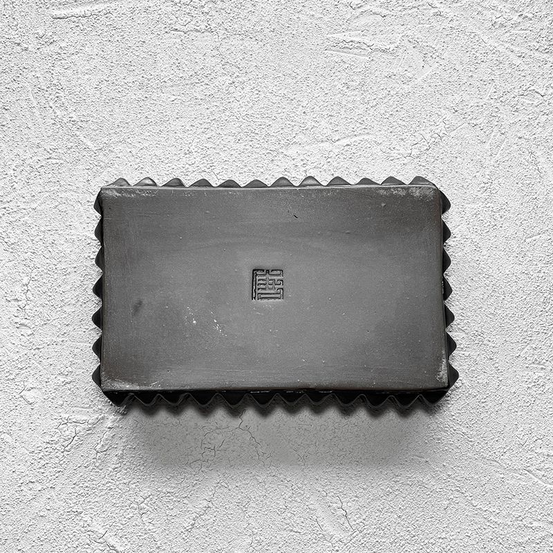 SQUARE STUDS TRAY "BLACK" -陶器皿-