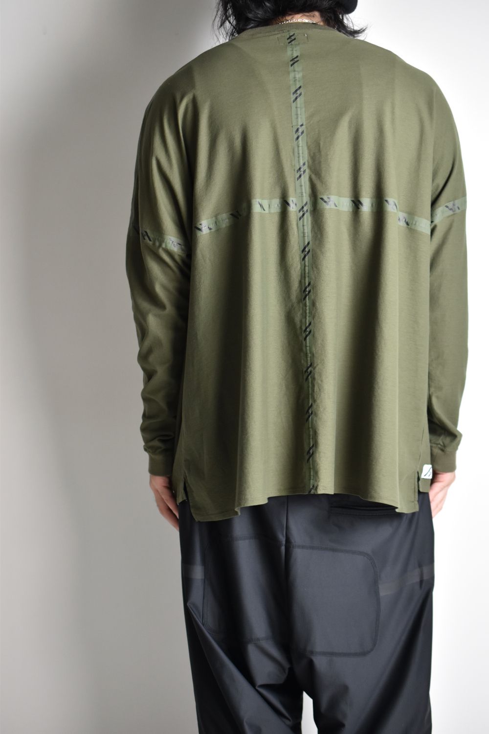 FLATSEAM LINE WIDE L-SLEEVE c/#2 OD