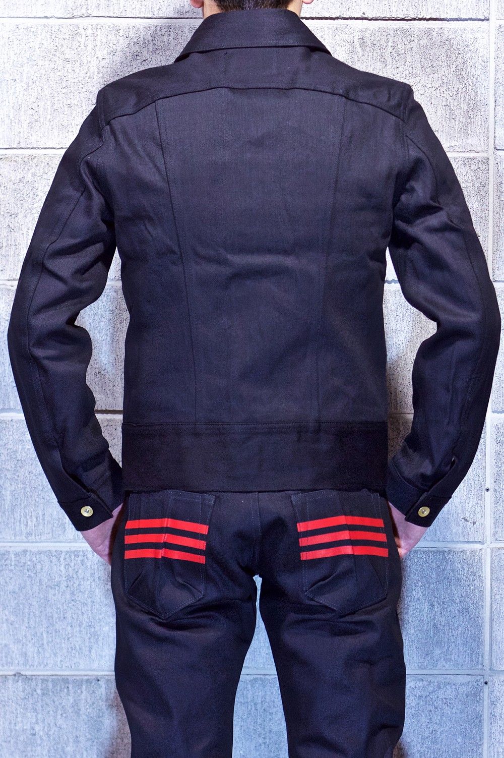 TRACKER JKT "BLACK"
