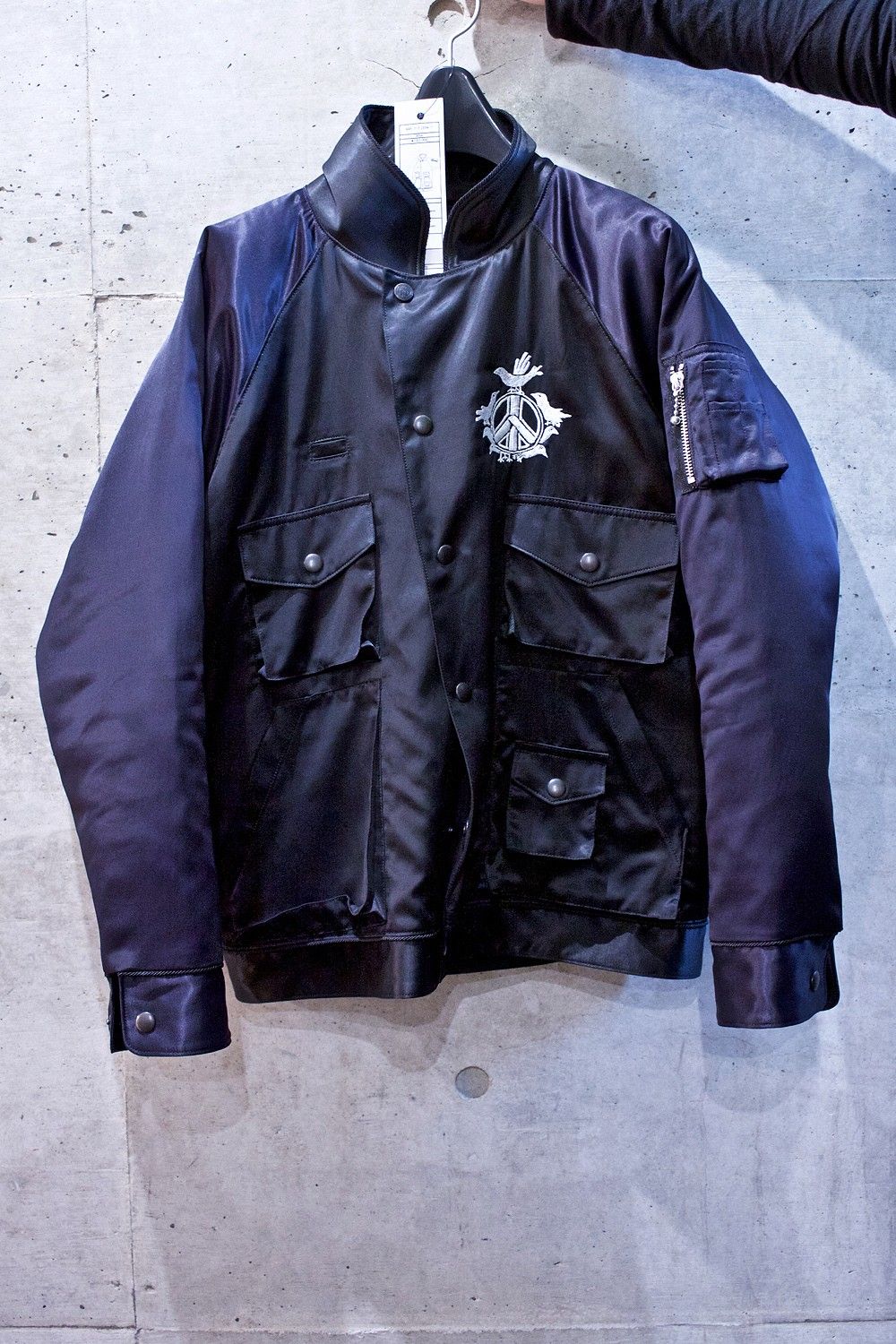 945-71TJ204-1(BK×NAVY)