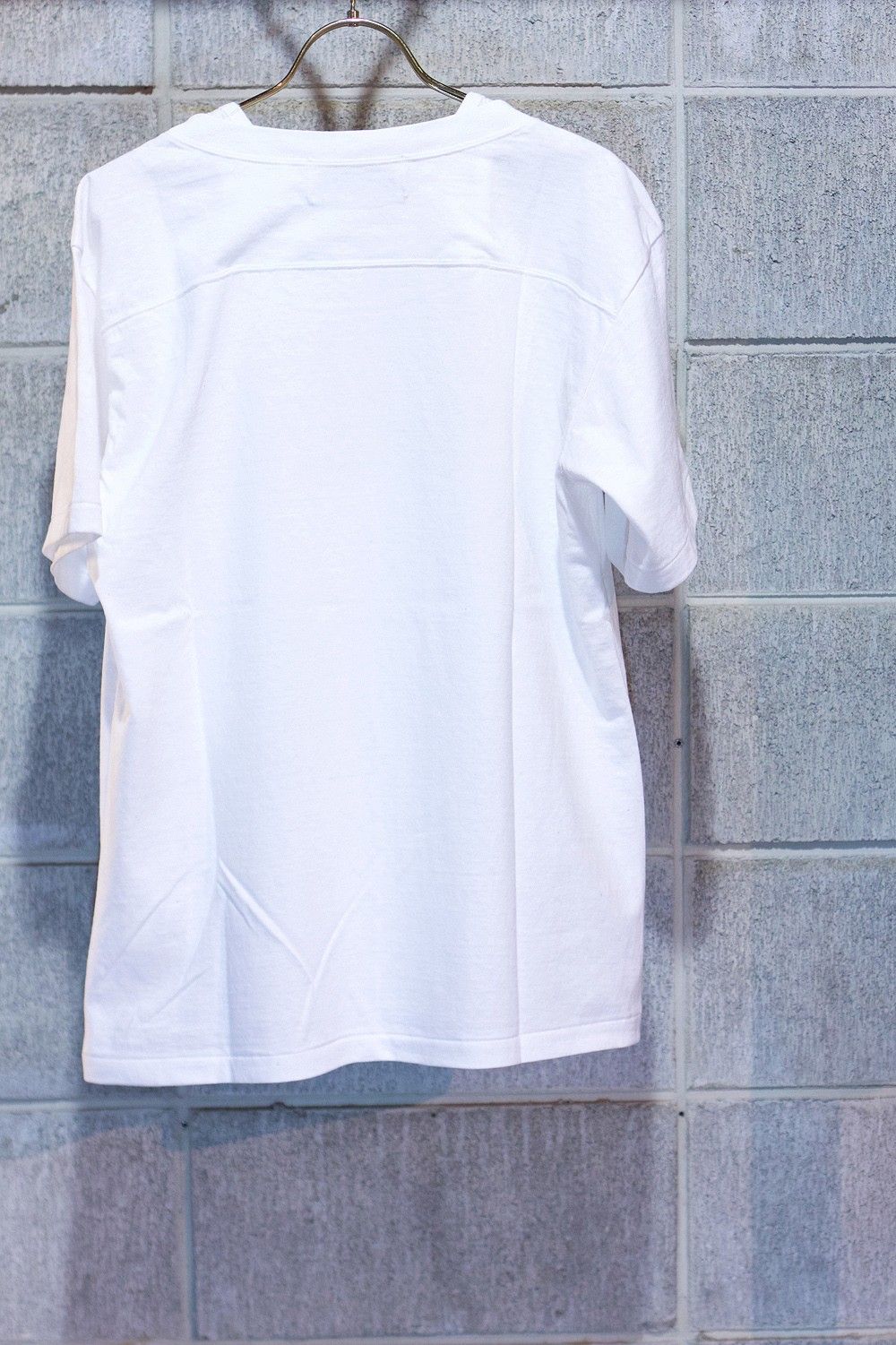 Layered neck Tee WHT×WHT