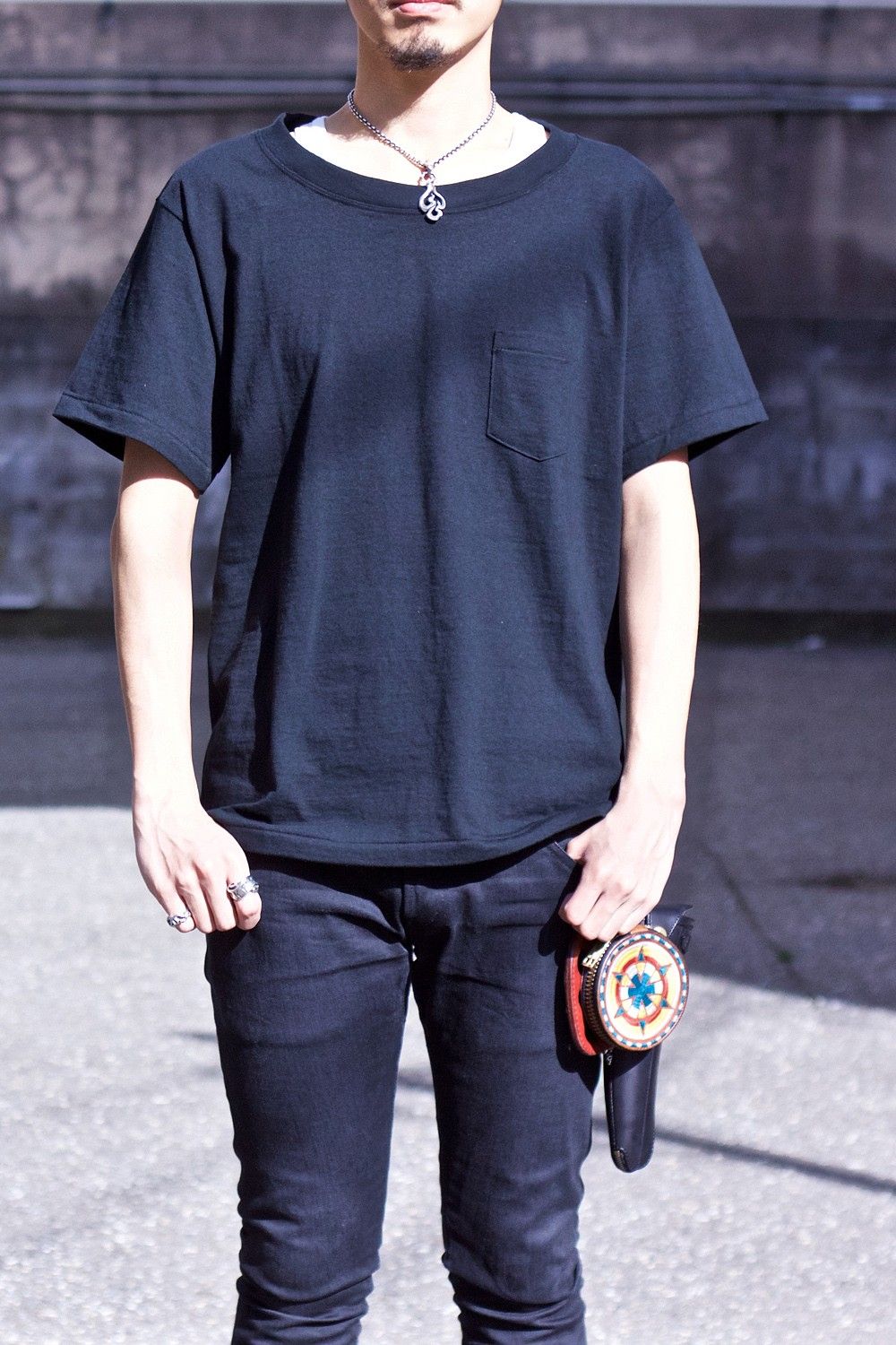 Layered neck Tee BLK×WHT