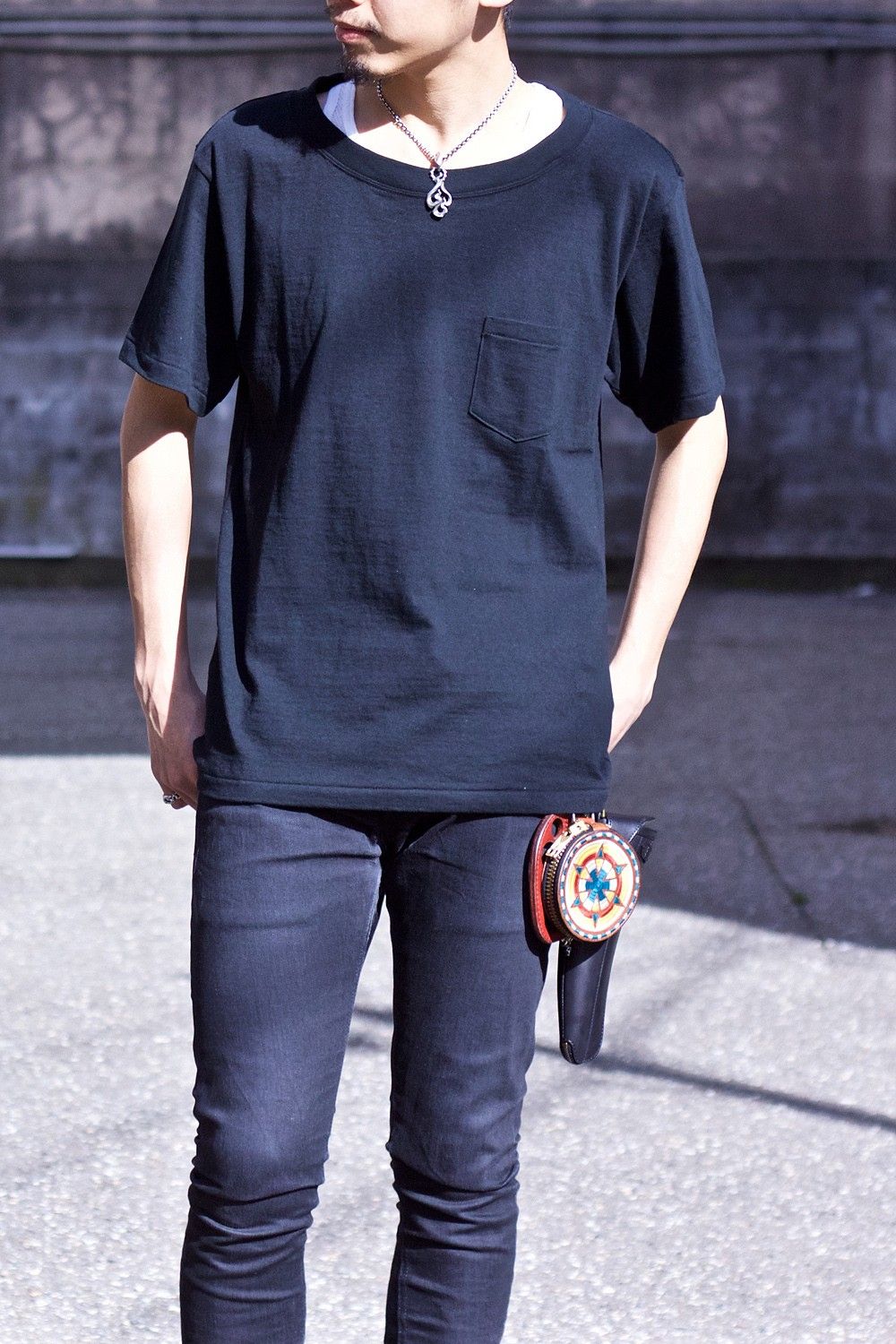 Layered neck Tee BLK×WHT