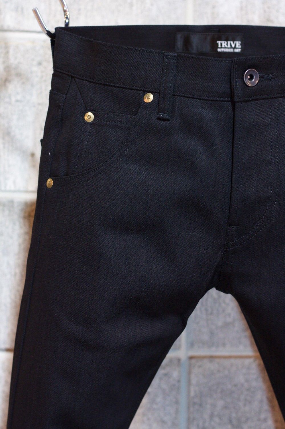 『TRIVE』BLACK RIGID SLIM DENIM PT