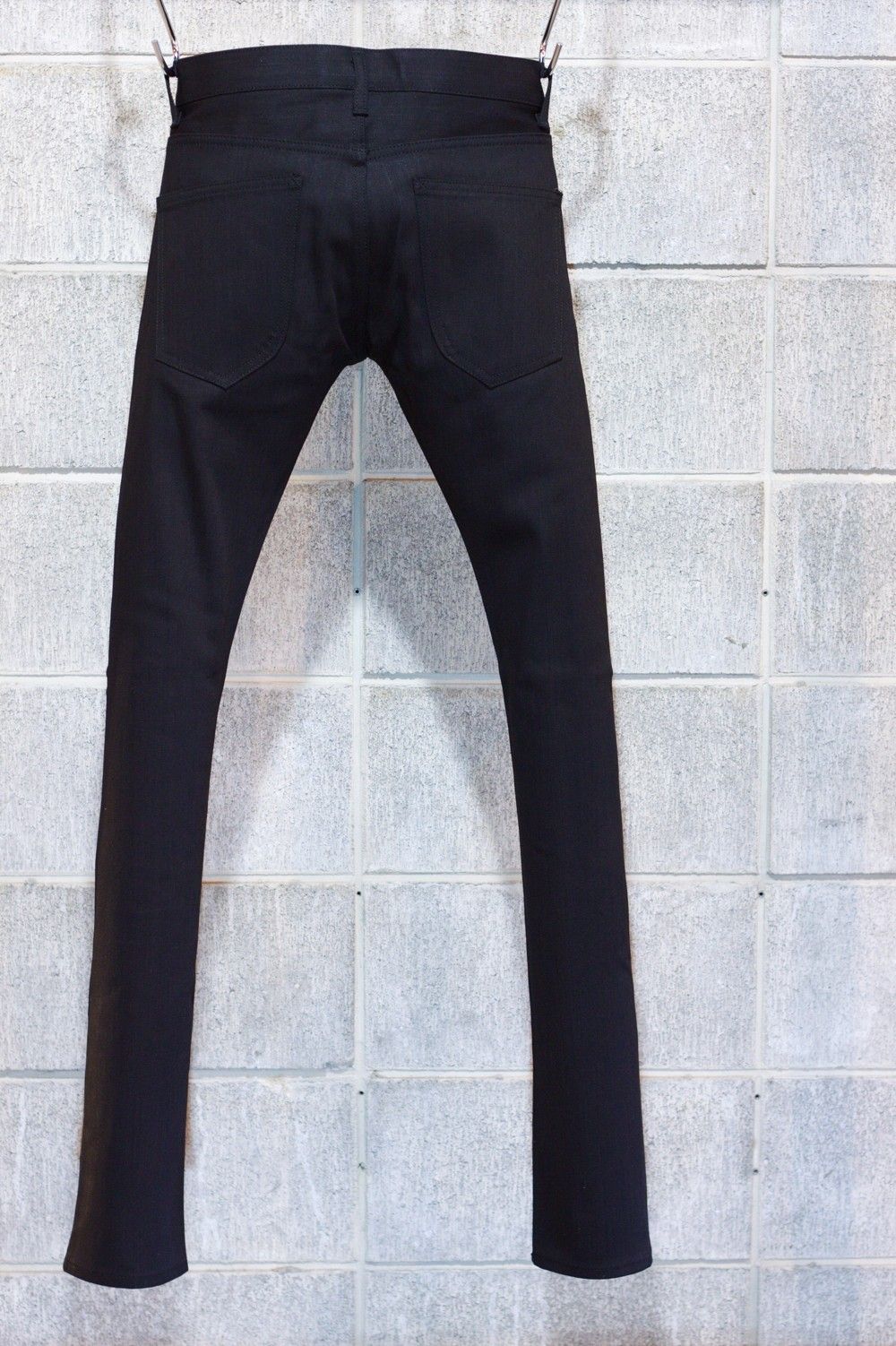 『TRIVE』BLACK RIGID SLIM DENIM PT