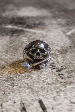 CRY BABY CROSSBONE Ring