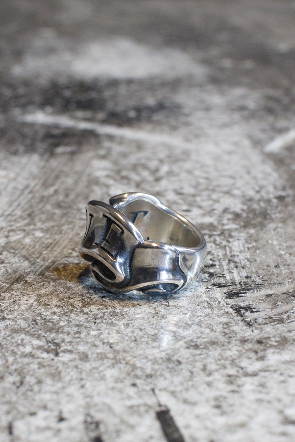 MWSSAGE ON RIBBON RING『LOVE』