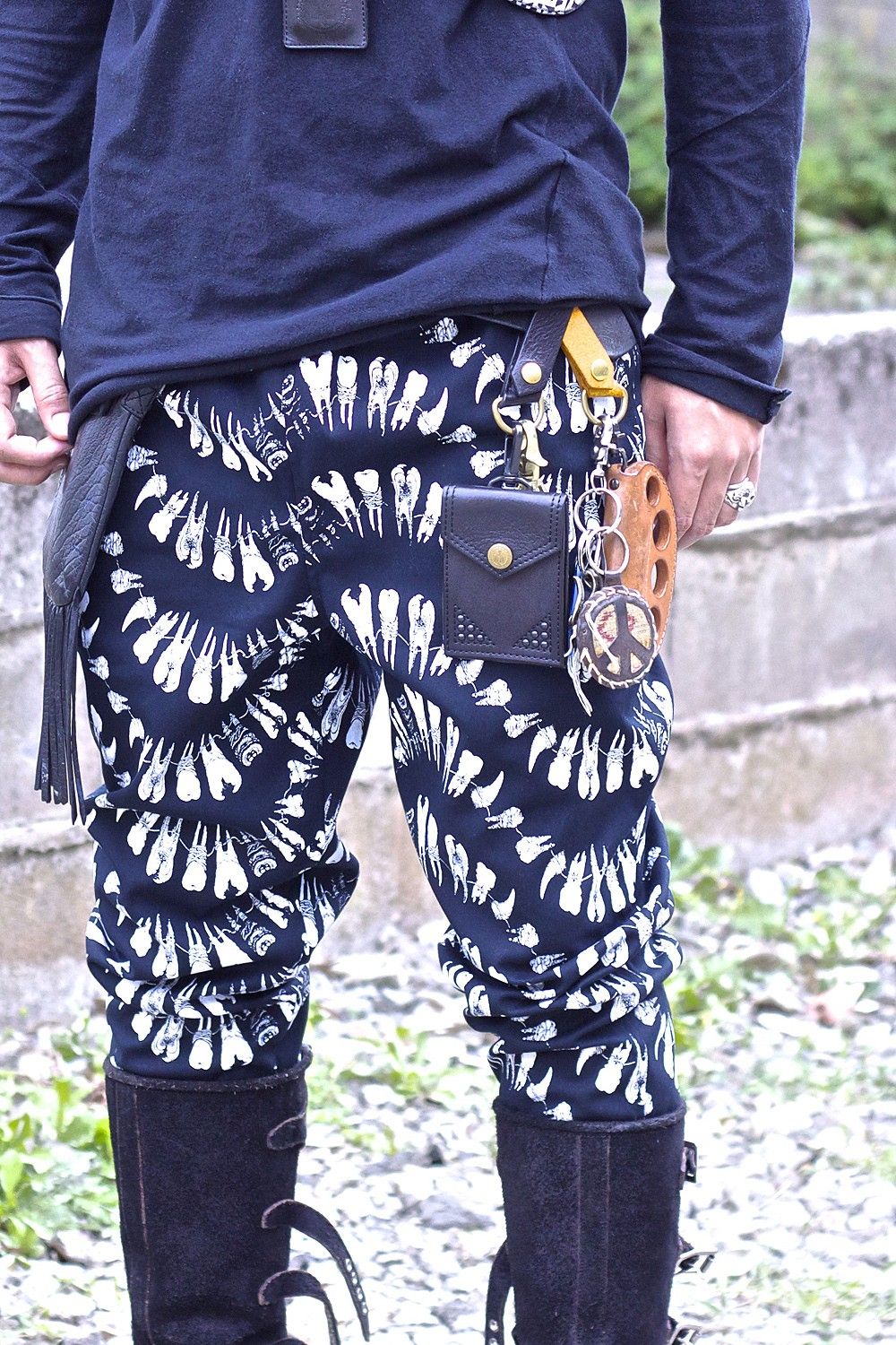 945-70TAC147-1 BLACK