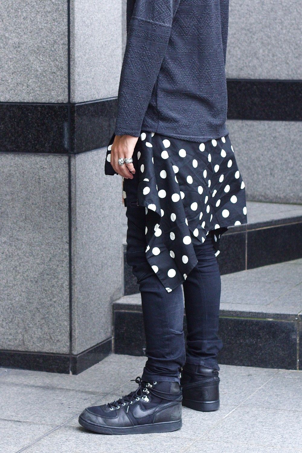 THE DOTS SHIRTS Black