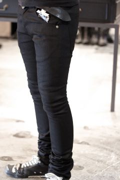 『TRIVE』BLACK RIGID SLIM DENIM PT