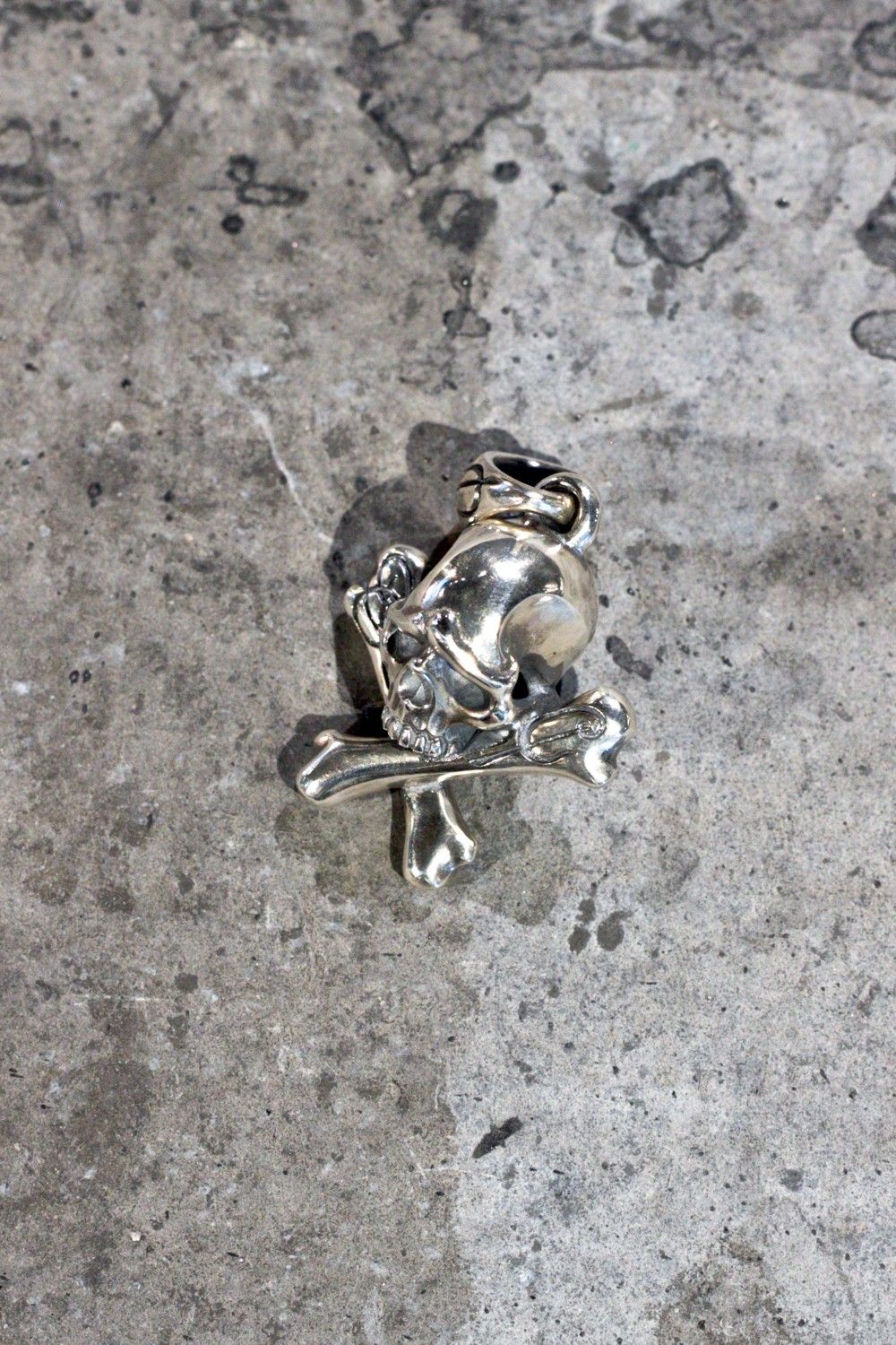 CRY BABY CROSS BONE SKULL Top