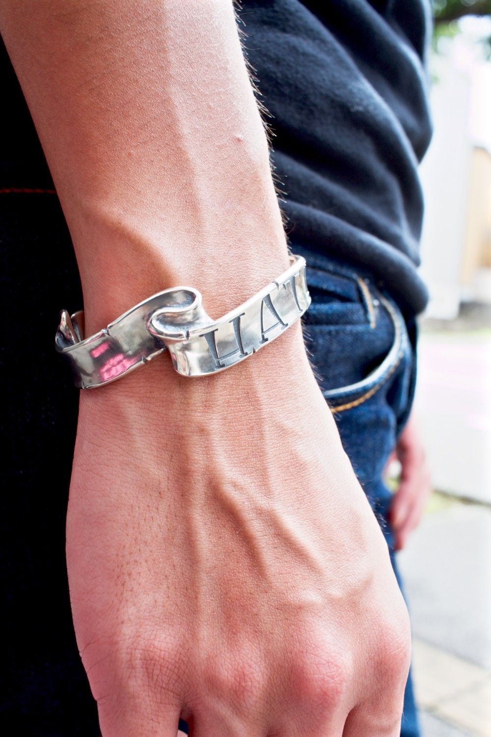 MESSAGE ON RIBBON BANGLE HATE (S)