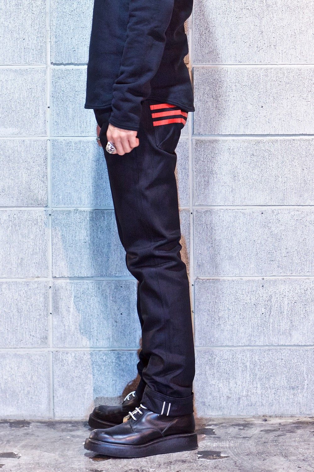 03 TAPERED BLACK