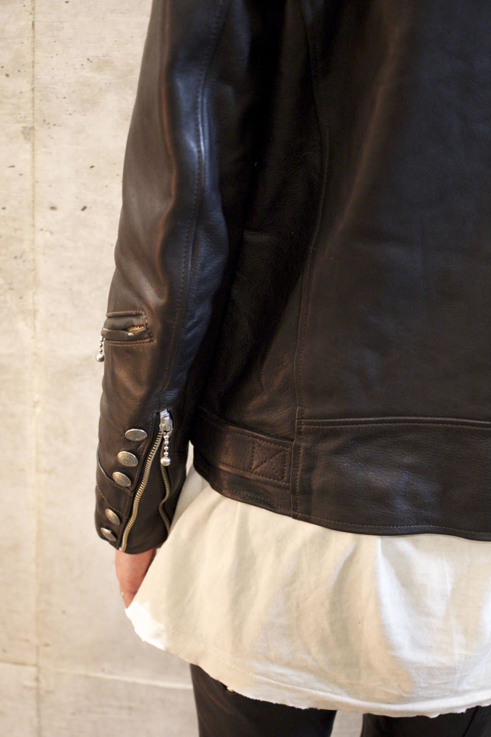 945-72TJ226-1 (BLACK)