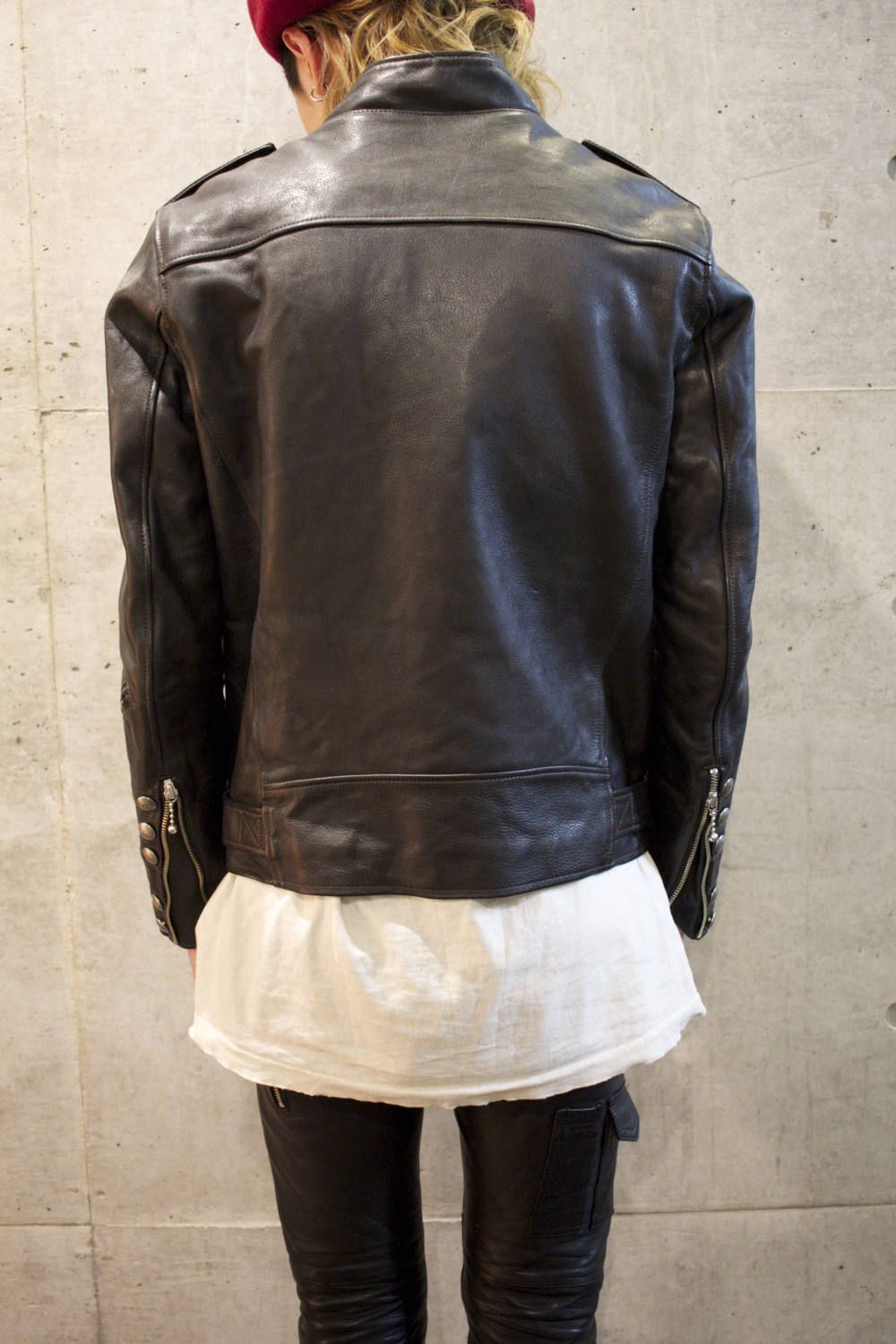945-72TJ226-1 (BLACK)