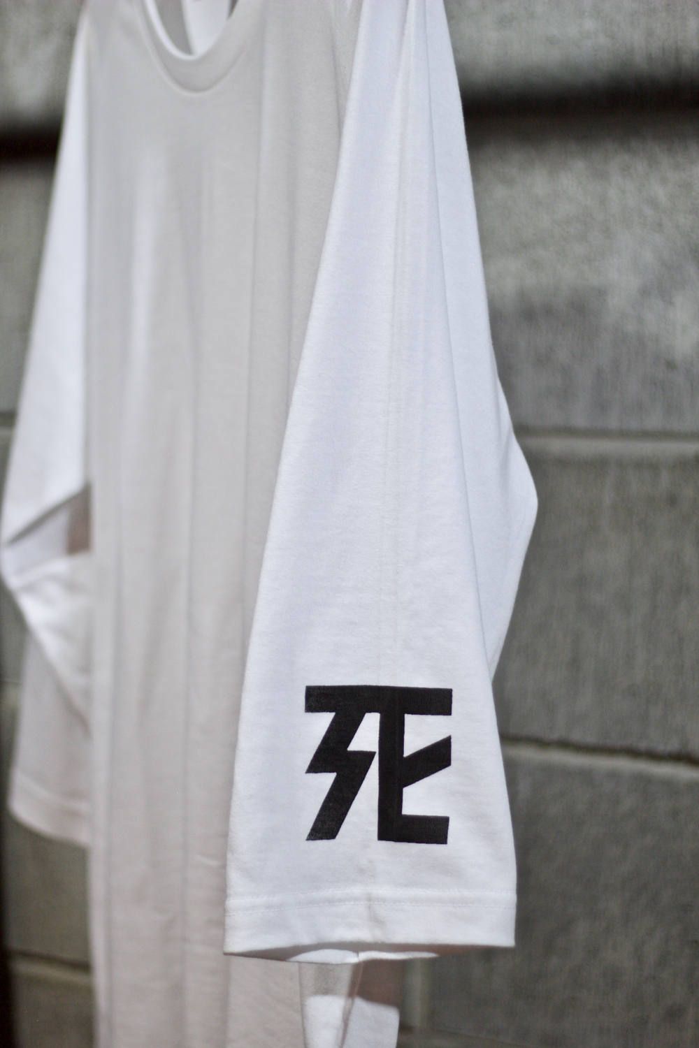 "死" ラグランT(WHITE)