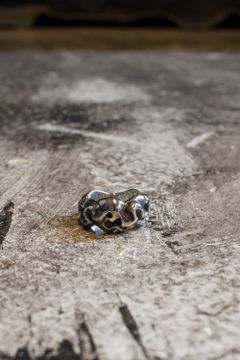 Undulate Flare Ring Neo
