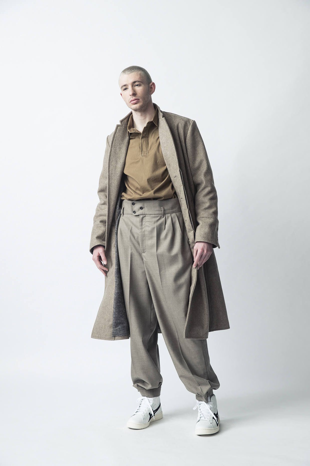 grand master over coat  (BLACK/SAND)