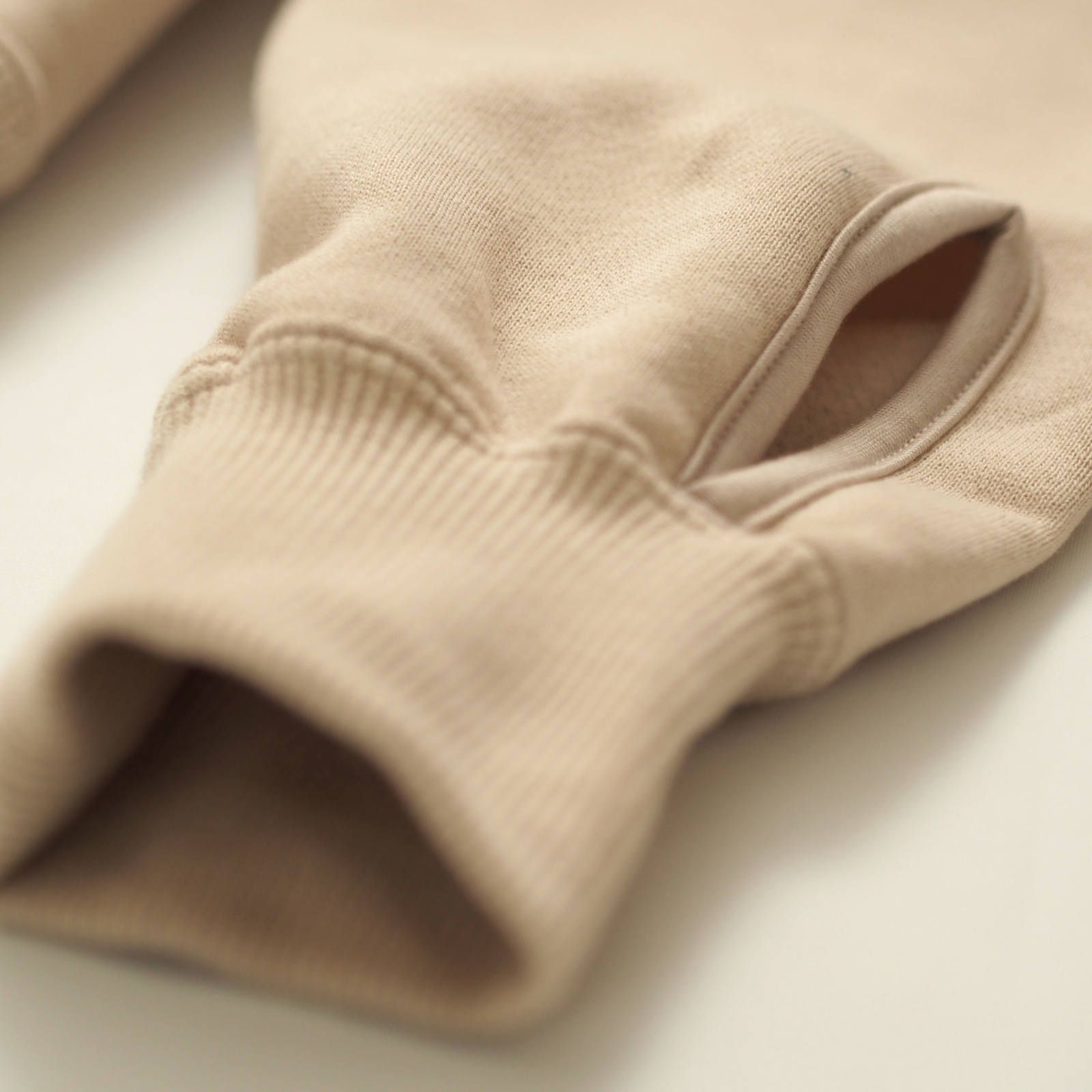 “unfinished series” switch sweater  (BLACK/BEIGE)