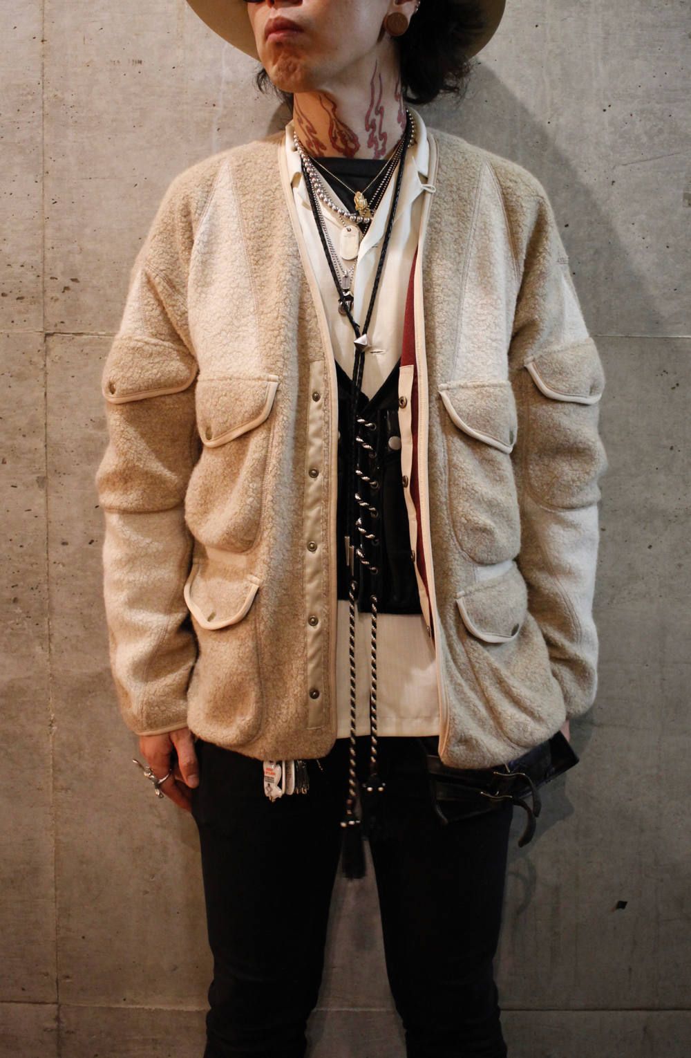 945-74TS132-1 (BEIGE)