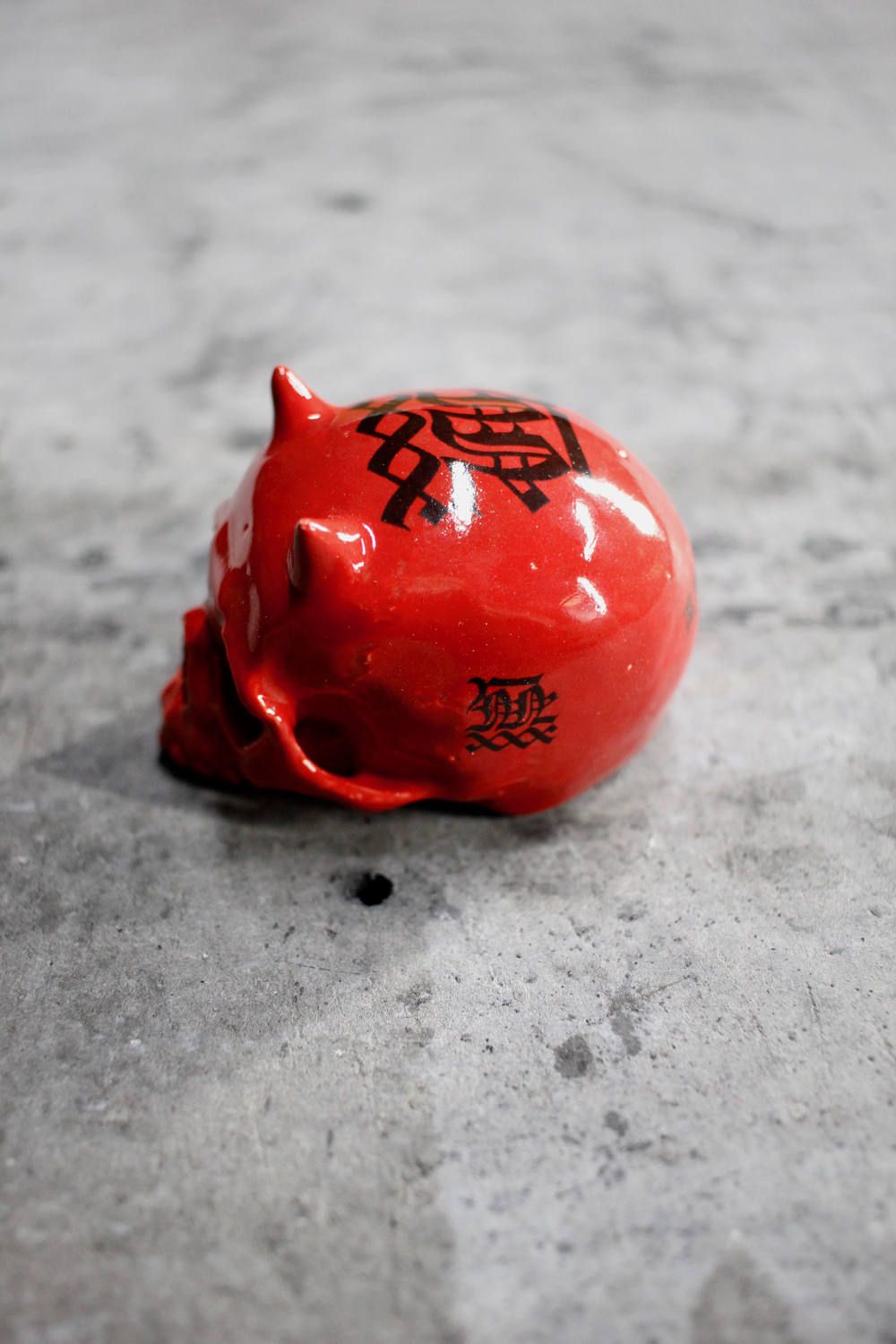 別注 "ぐい呑み"ツノ髑髏 絵付き010 (桐箱付)