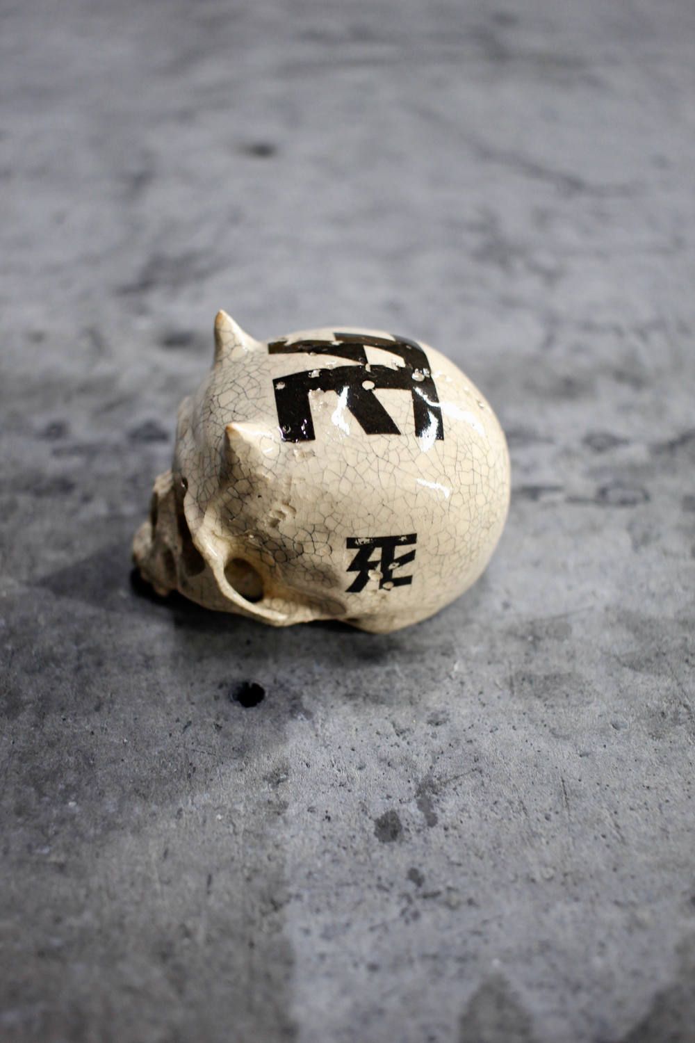 別注 "ぐい呑み"ツノ髑髏 絵付き016 (桐箱付)
