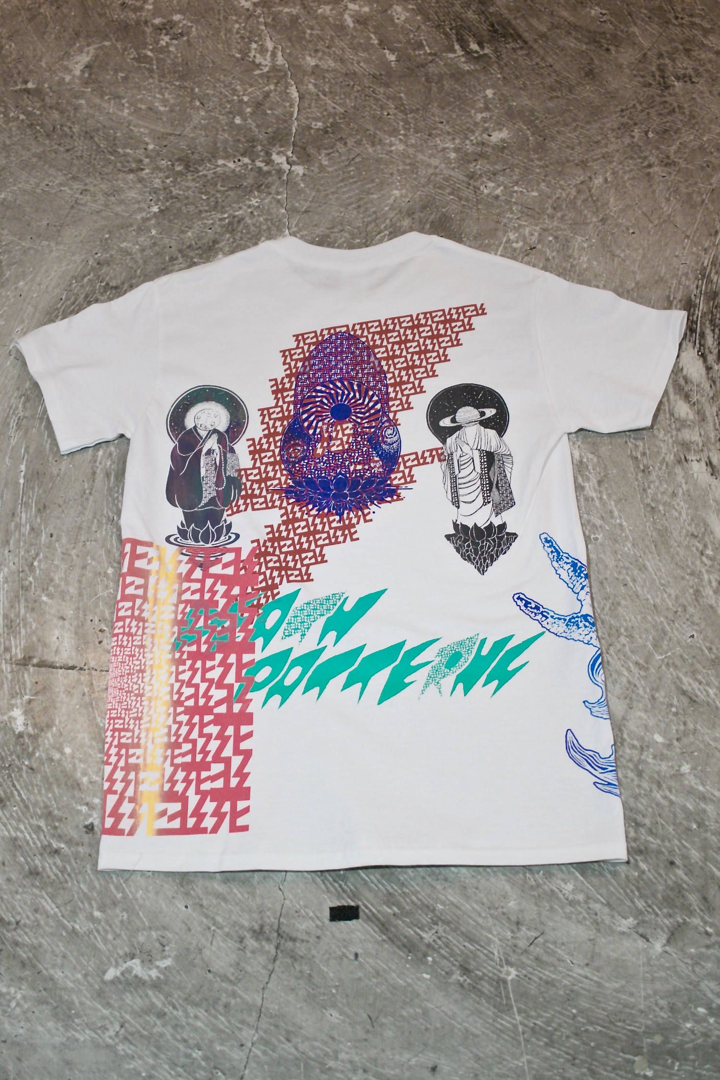 デスパターンズ2020 "NO MAD NUMSKULL" マルチプリントTEE WHT/Sサイズ
