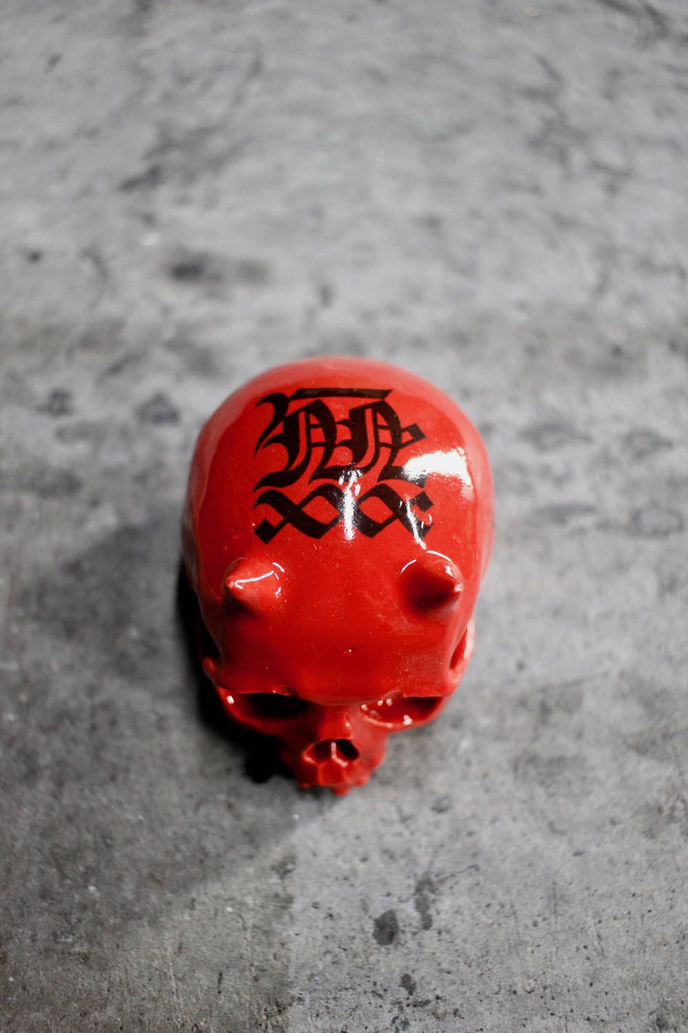 別注 "ぐい呑み"ツノ髑髏 絵付き010 (桐箱付)