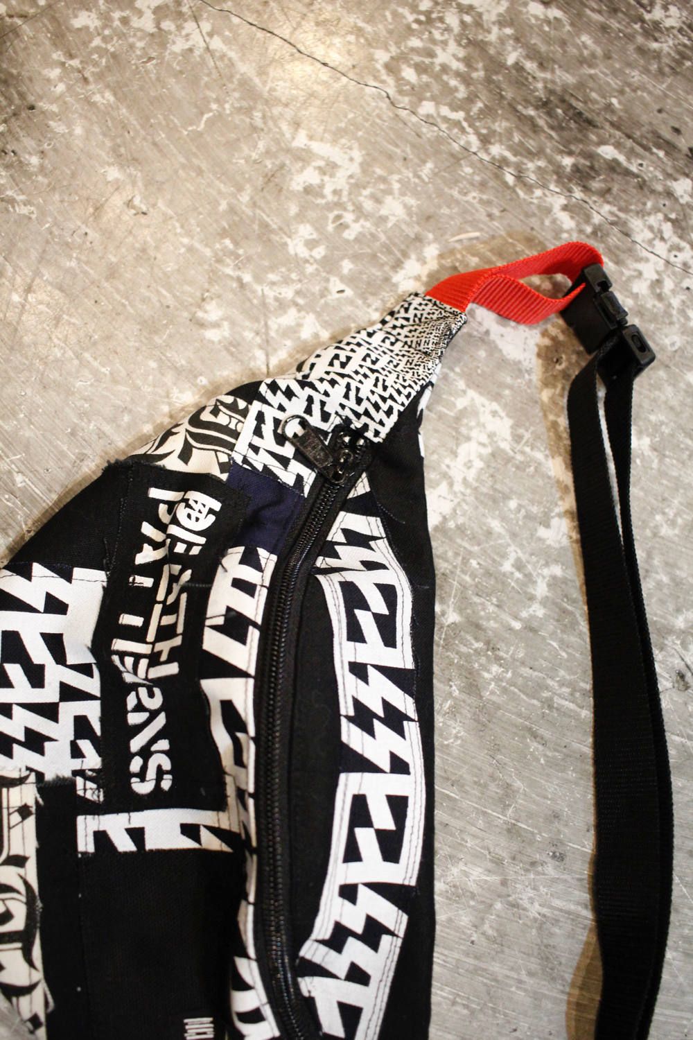 デスパターンズ2020 "NO MAD NUMSKULL" パッチワークウェストポーチ 小 006