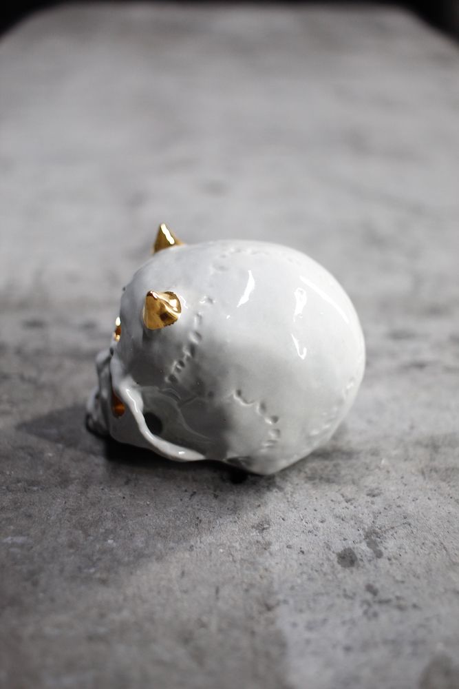 三つ目鬼髑髏ぐい呑 灰×金  (桐箱付)