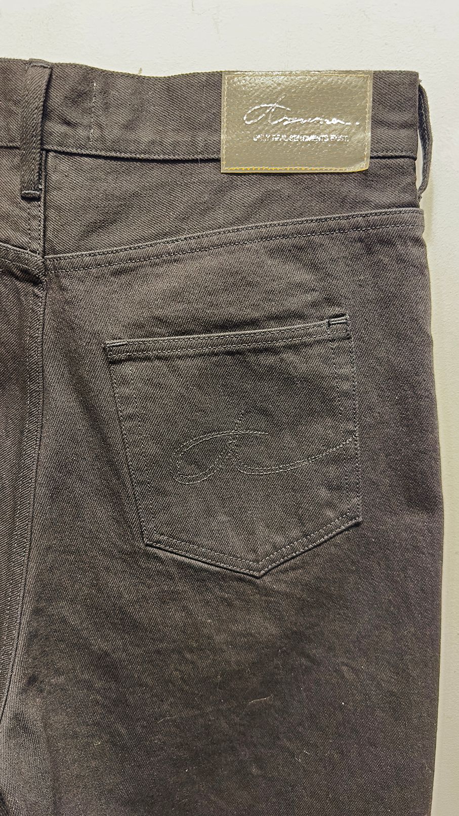 KURT’S WIDE JEANS (ONE WASH) / ワイドジーンズ デニム (Black, Indigo)