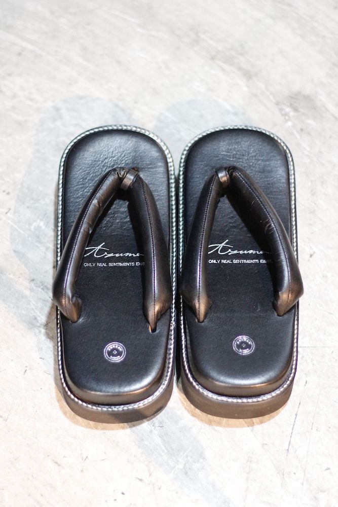LEATHER SETTA (BLACK)