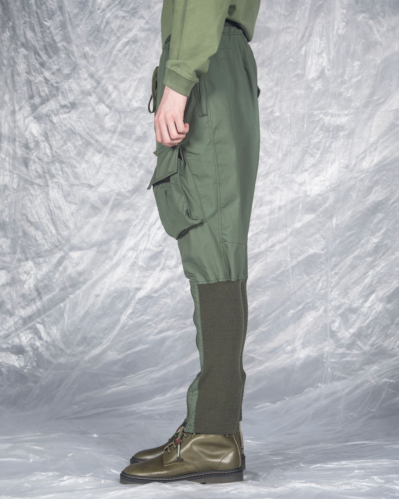CHANNEL FLIGHT LOWER-LEG WARMER PANTS / col: OD