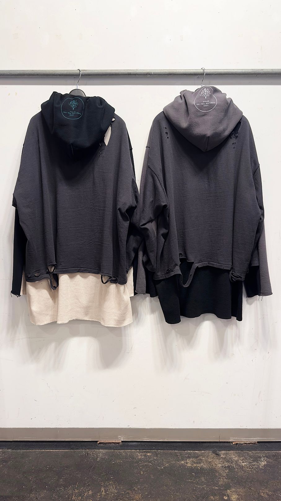 DAMAGE DOCKING SWEATPARKA / ドッキング ダメージ スウェットパーカー (Black×Kinari, Charcoal×Black)