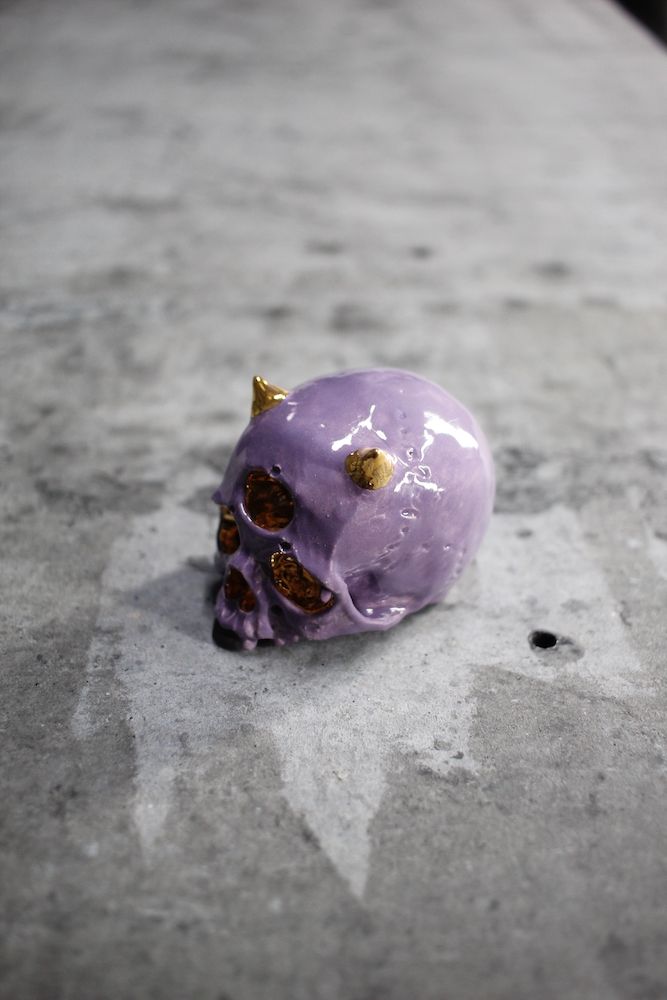 三つ目鬼髑髏ぐい呑 藤色×金  (桐箱付)