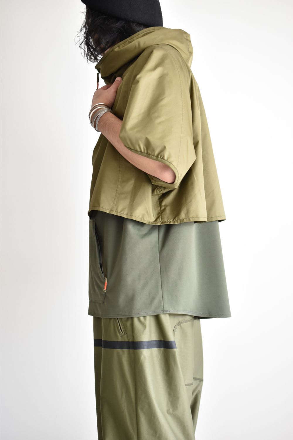 LAYERED HOODED WIDE PULL S-SLEEVE c/#2 KHAKI