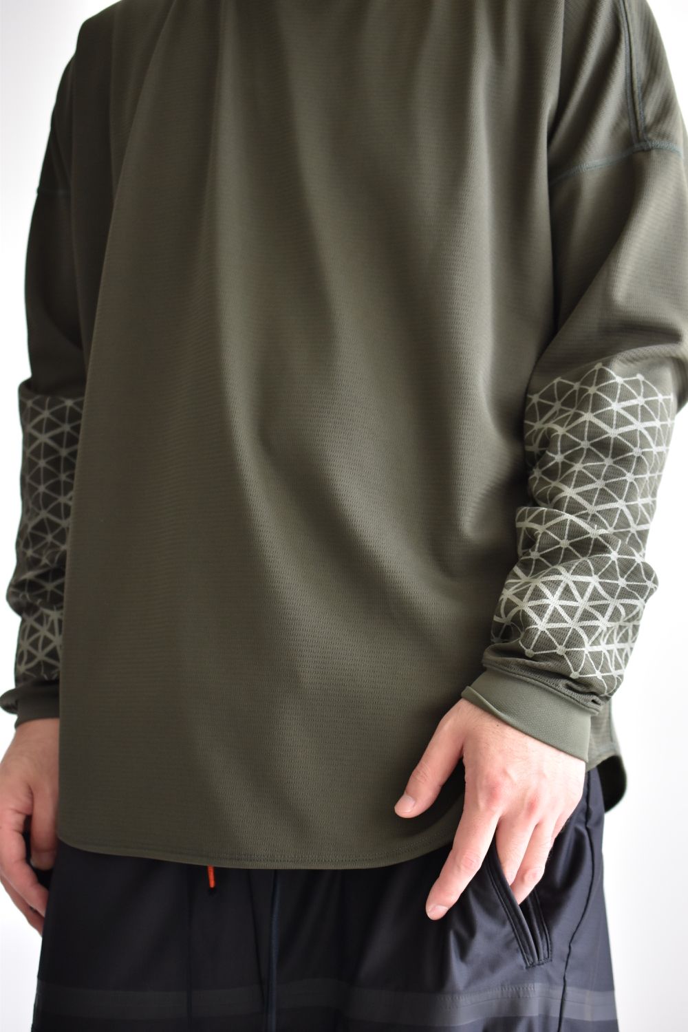 GEOMETRIC PATTERN L-SLEEVE c/#2 OD