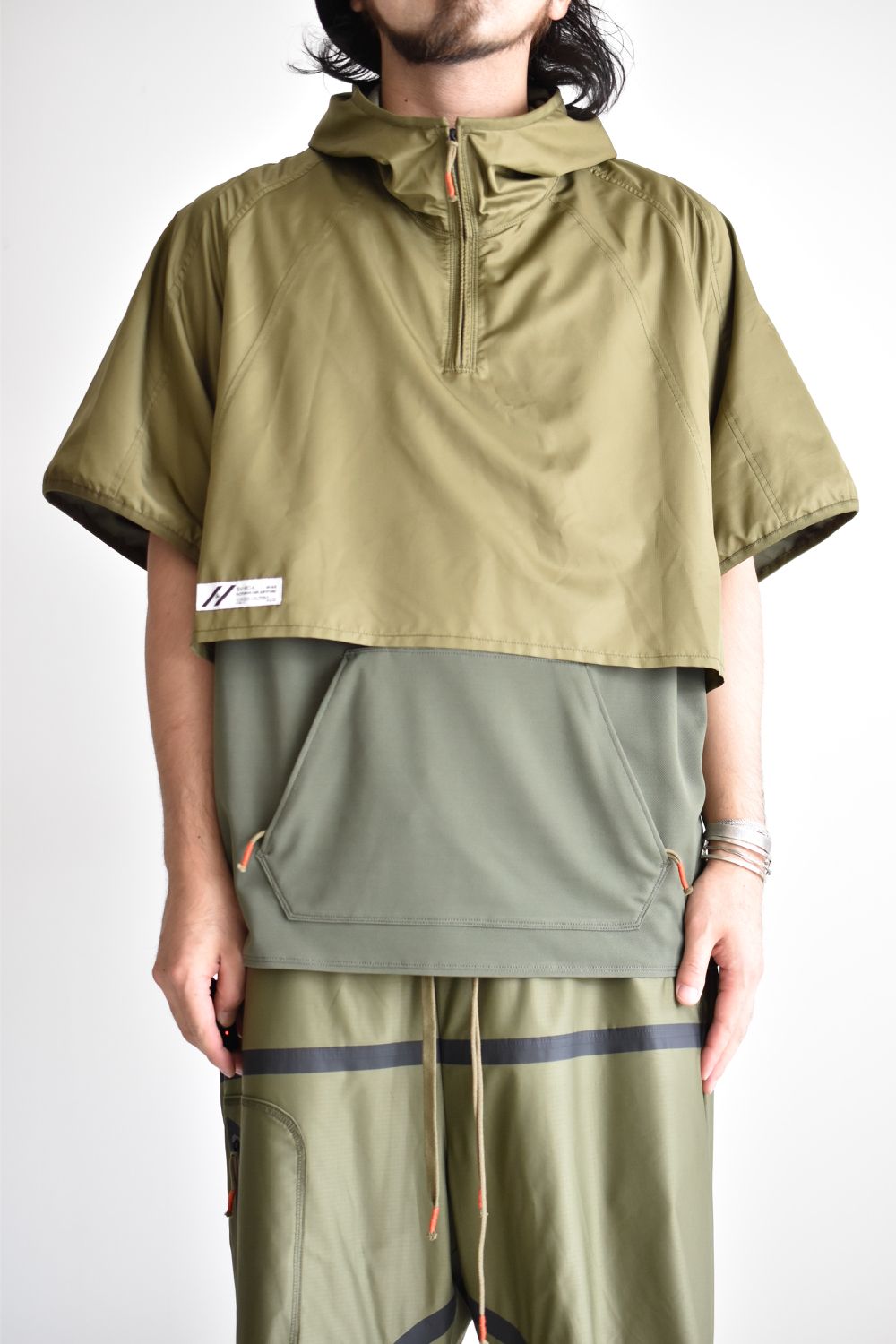 LAYERED HOODED WIDE PULL S-SLEEVE c/#2 KHAKI