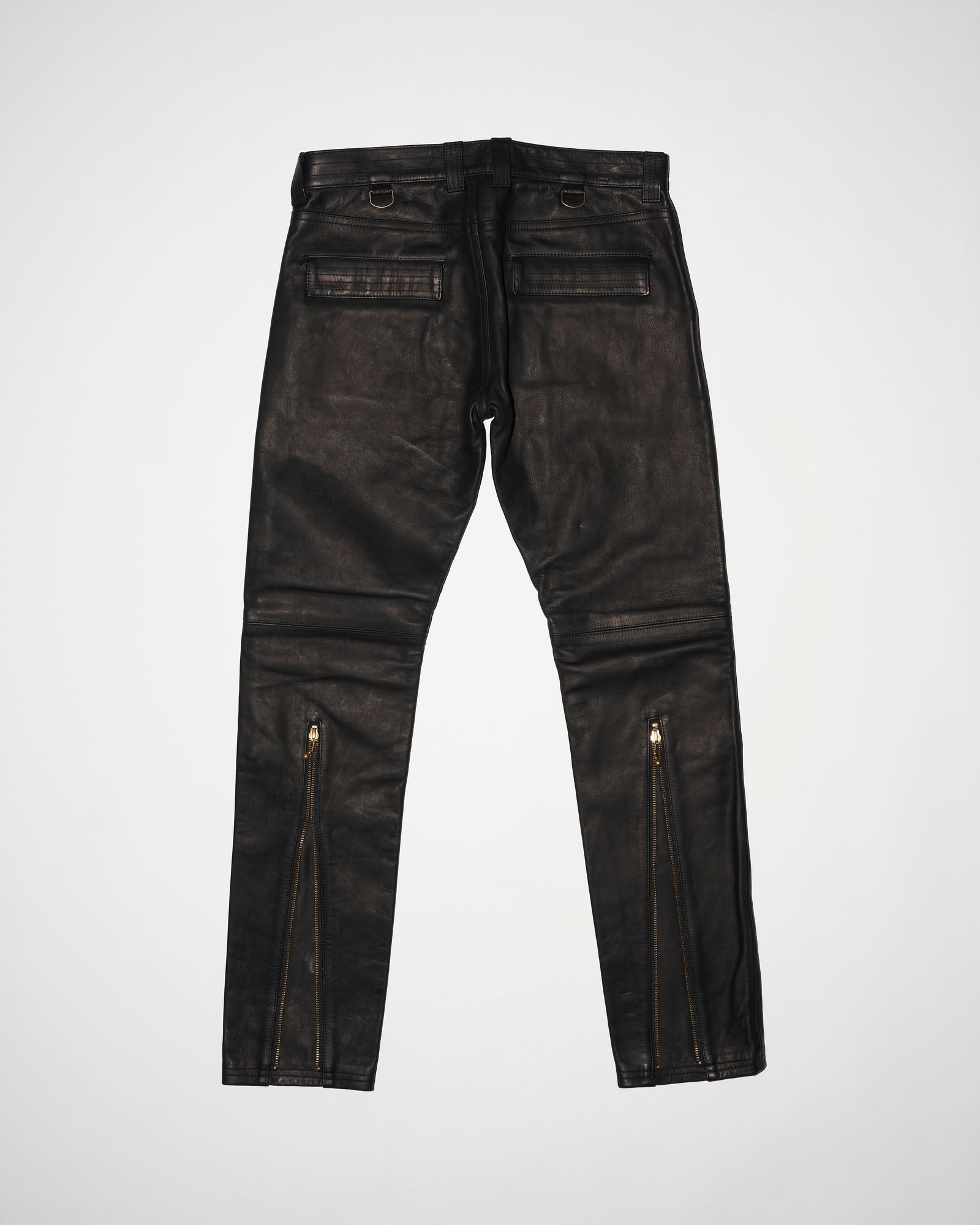 945-82GP20-5 (Black, White)