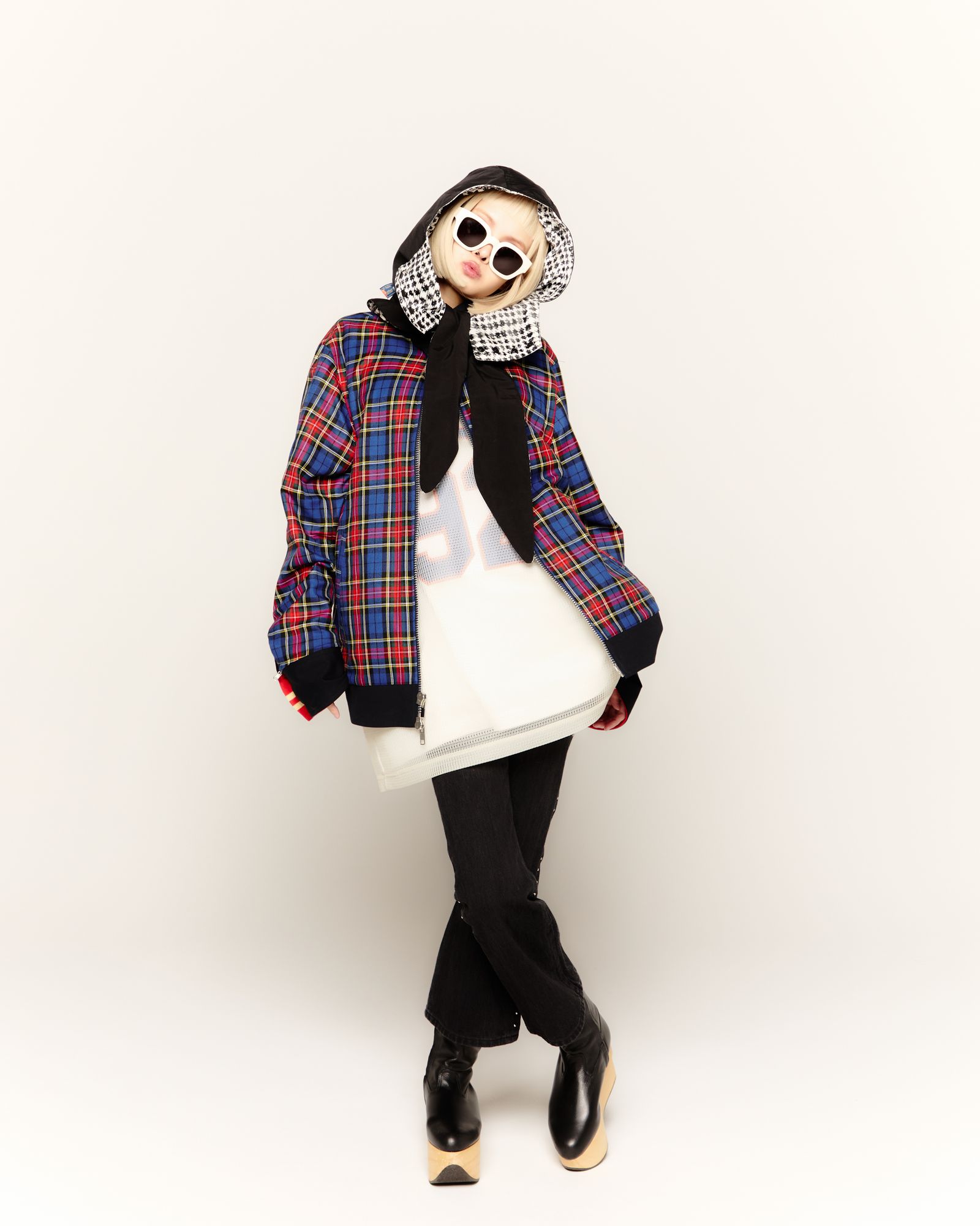 945-81GJ439-1 (WHITE, BEIGE)