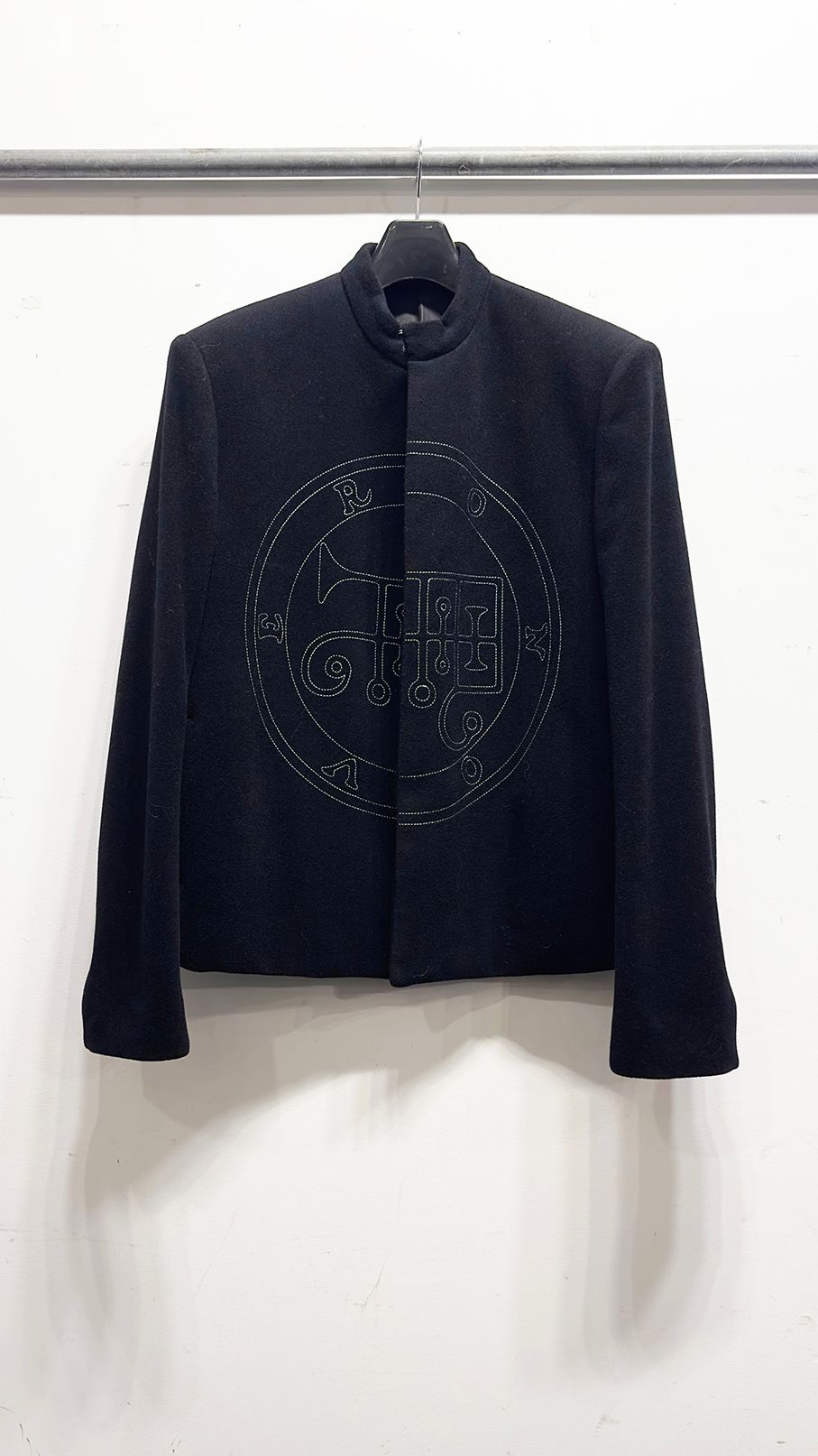 HENDRIX’S EMBROIDELY JACKET / スタンドカラー ジャケット (Black, Charcoal Gray)